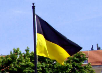 23.07.2026 Czy na pewno? Flaga Kaszub czy Ukrainy? Co widziała Marianna Schreiber? 2 EAttachments9651937da997bfb9b68fbfbe320ee5342dde94c xl