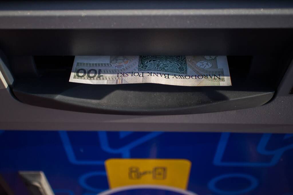 Myślała, że bierze udział w policyjnej akcji. Straciła oszczędności i zaciągnęła kredyty 1 EAttachments965363572cb19a7a280965082406f781f2aa73c xl