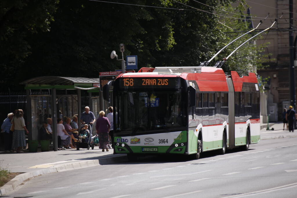 Świąteczna sobota. Mniej autobusów i zamknięte sklepy 1 EAttachments80551789d167ea027923af4040f0046b14b39f4