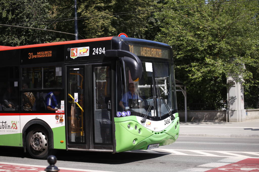 18-latek za kierownicą autobusu. Niedługo to będzie możliwe 1 EAttachments80551789f39a338094eea71dba0bab70e0a014b