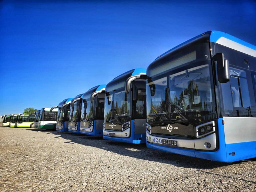 Nowoczesne autobusy nie wyjechały na ulice. Powód - brak paliwa 1 EAttachments868296740fd3af2587193ad5ee42b2940eb48f0