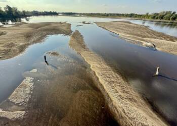Rekordowo niski poziom Wisły. Susza hydrologiczna nie odpuszcza 7 EAttachments8940684cfa041c35dbe3fb9652a2aae74322338 1024x769 1
