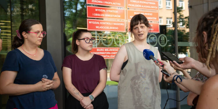 Urząd wydał Lubliniankom transkrypcję ślubu, ale nie zmienił ich stanu cywilnego 1 EAttachments9675178e3b10b0ebd7ed9214c67c1f9371bd1c6 xl