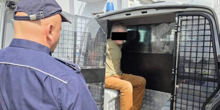 Znęcał się nad matką i siostrą. Agresor w rękach policji 1 EAttachments96853461ccd04fee37f2d305cca7d2ea6ba83b0 xl