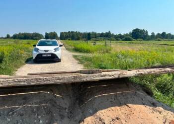 Mieszkańcy zbudowali most własnymi siłami. Teraz musieli go rozebrać 2 EAttachments9685929ad08efa98347f086f0255576a6803640 xl