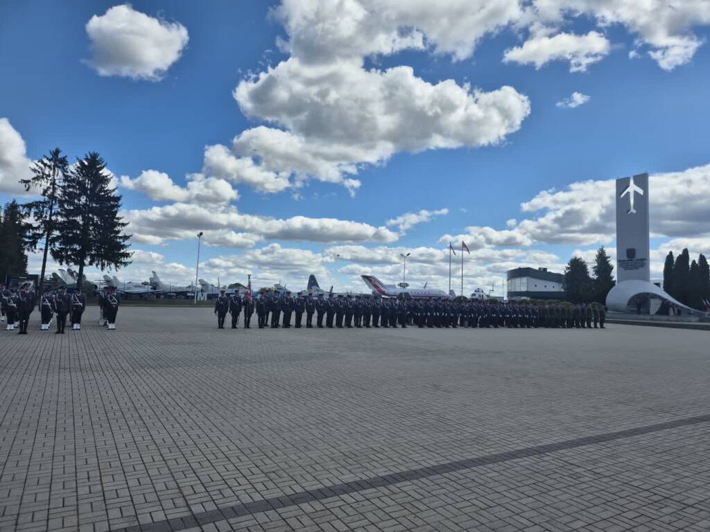 Nowy dowódca 4 Skrzydła Lotnictwa Szkolnego w Dęblinie: Potrzebujemy zakupów, aby unowocześnić szkolenie 1 EAttachments968756440e313be967316158d69714c7a5fe247 xl