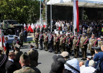 Prezydent wręczył nominacje na stopnie generalskie i admiralskie. Awans oficerów z Lubelskiego 4 EAttachments9692993eb01e4864400fc5f193726b2185d5797 xl