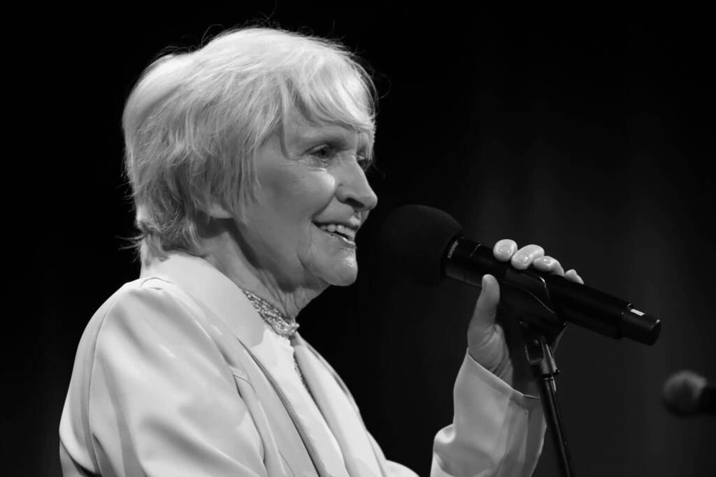Zmarła aktorka i piosenkarka Joanna Rawik 1 EAttachments9693213936a656836bde5994ca1e7a0693d6c38 1 xl