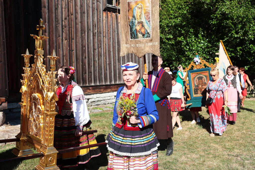 Odpust Matki Boskiej Zielnej w lubelskim skansenie 1 EAttachments9693320be3212b9e590c44d3b48954578eb632d xl