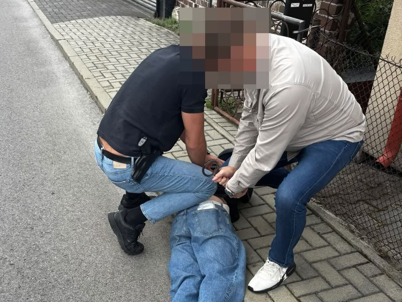 To nie byli prokuratorzy! Dwójka zatrzymana za oszustwa 2 359-296107_g.jpg