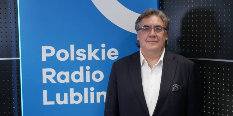 „Zwykłe okulary przeciwsłoneczne nie chronią oczu”. Prof. Rejdak o zaćmieniu Słońca 1 EAttachments970272573d65d4b25564f278c5d86eaac244b8c xl