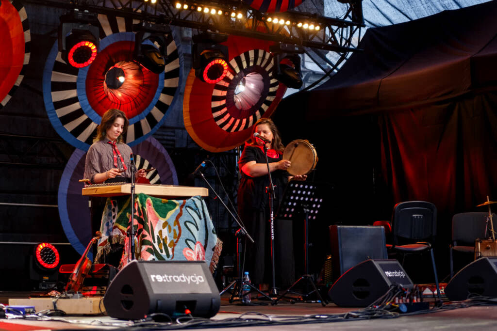 Koncert Biele i fie.dronowicz podczas festiwalu Re:tradycja 1 EAttachments970662296aac9f0e471030fcb36872a2d885f59 xl