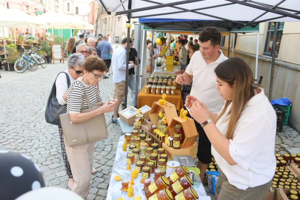 Pszczelarstwo w mieście. Miodowe święto w Lublinie 1 EAttachments9718061b8a4a724e37d08d4464f432a48bbdb3d xl