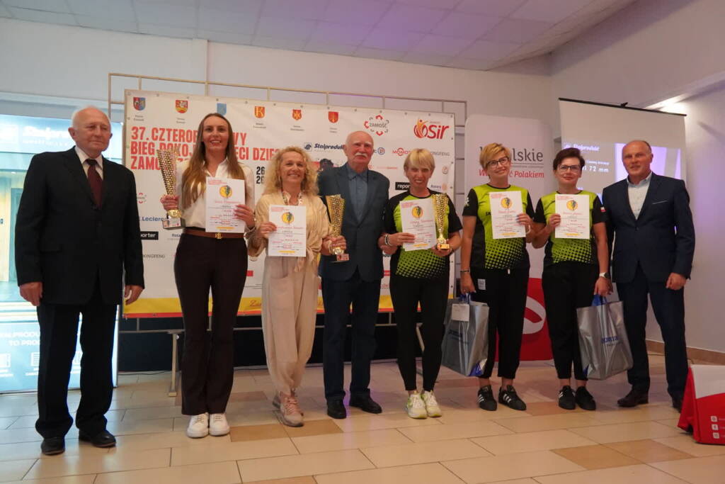 Oficjalne zakończenie Biegu Pokoju Pamięci Dzieci Zamojszczyzny 1 EAttachments9718283de8a62413194d1f2e6fc87081ec18678 xl
