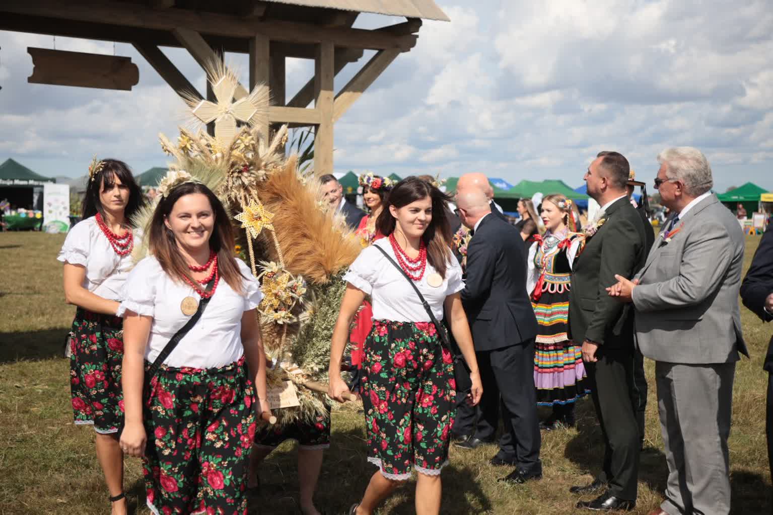 "Wielkość każdego państwa tkwi w tradycji." Dożynki Wojewódzkie w Świdniku 2 pm_DOZYNKI-300826-042.jpg