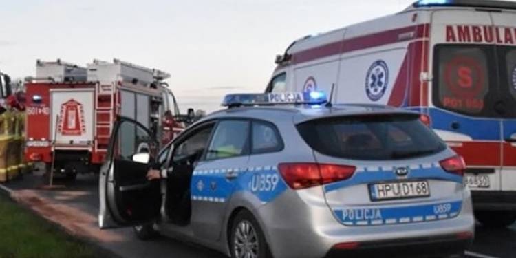 Zderzenie z ciężarówką na drodze krajowej. Jedna osoba w szpitalu 1 EAttachments5779191158c046efbf2e643b06a4f6594de879c