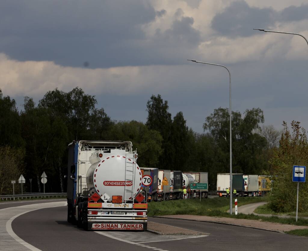 Poranne ataki na Ukrainie. Dwa przejścia graniczne w Lubelskiem czasowo wstrzymały odprawy 1 EAttachments7088608ee339384a4cdb478dfdd44e7f368d126