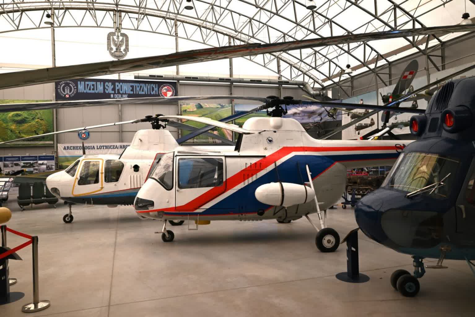Na skrzydłach historii. Muzeum Sił Powietrznych ma 15 lat 2 smiglowce-sm-1-sm-2-i-mi-2-w-kolekcji-muzeum-sil-powietrznych.-fot.-dagmara-krukowska-2-1300x868-2023-06-16-150503-2024-02-28-104008.jpg