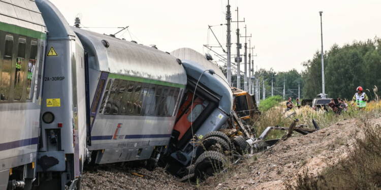 W miejscu wypadku pociągu relacji Lublin-Szczecin nadal pracują służby 1 EAttachments9739817a9f1f47a67be7e8d668a90e8b6d405a1 xl