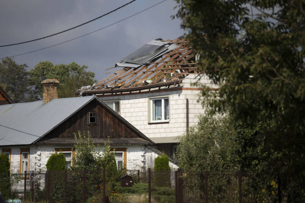 „Najpierw postawimy choinkę”. Dom w Wyrykach ma być gotowy na święta 4 EAttachments974130953a1b14bf2b7d472ff237ff6d40f5cac xl
