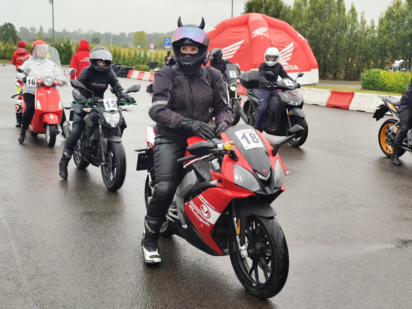 Lublin: motocykliści ćwiczyli swoje umiejętności na bezpłatnym szkoleniu [ZDJĘCIA]
