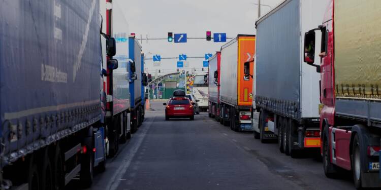 Kolejki na granicy. Kierowcy czekają nawet 14 godzin 1 EAttachments9753848fa4c737d2cc5f6403cd8867b84c718a6 xl 1