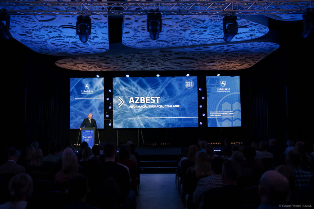 Lubelskie walczy z azbestem. Do unieszkodliwienia wciąż ponad milion ton 1 EAttachments97643643e89bd8514c16a113a9f76194b70ff7d xl