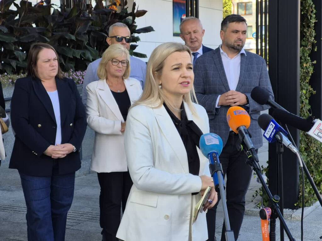 Małgorzata Gromadzka: Wszystko wskazuje, że w Biłgoraju powstanie jednostka wojskowa 1 EAttachments9776626ba0c0f79e27b4b1857c7fa5b4330c0e6 xl