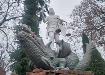 Kwiatowy hołd dla patrona miasta. Biała Podlaska świętuje dni św. Michała Archanioła 2 EAttachments9777260a80d33dcf0e9f301aee2f6e96cbb6700 xl