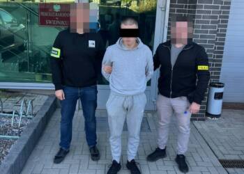 Miał pomóc „rodzinie” po wypadku. 85-latek stracił 100 tys. zł 2 EAttachments9780245d86b503296f15913e13d698e63d179b7 xl