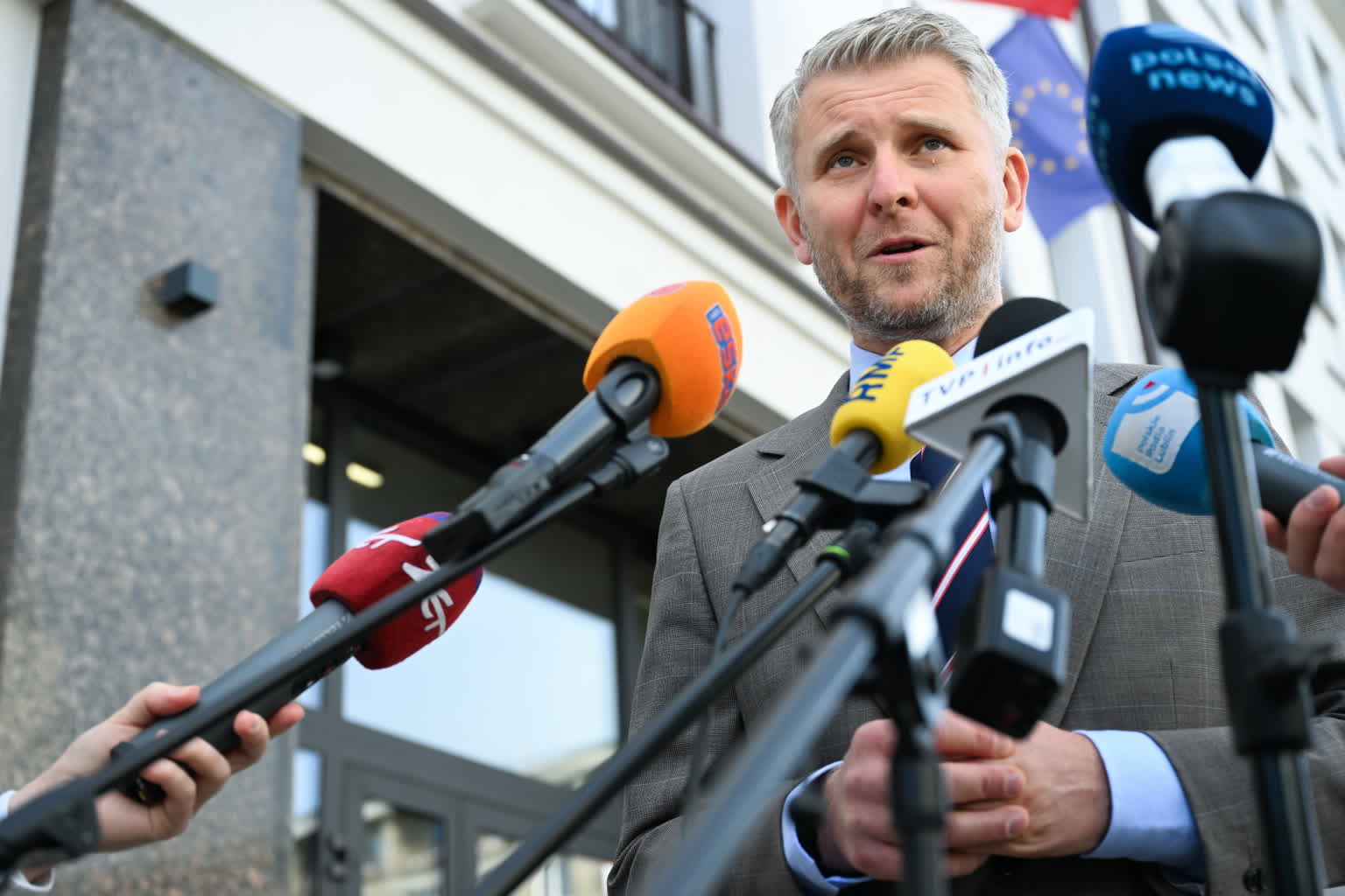 Duszności po otwarciu listu. Prokuratura bada sprawę tajemniczej przesyłki 2 mid-26a01073.jpg