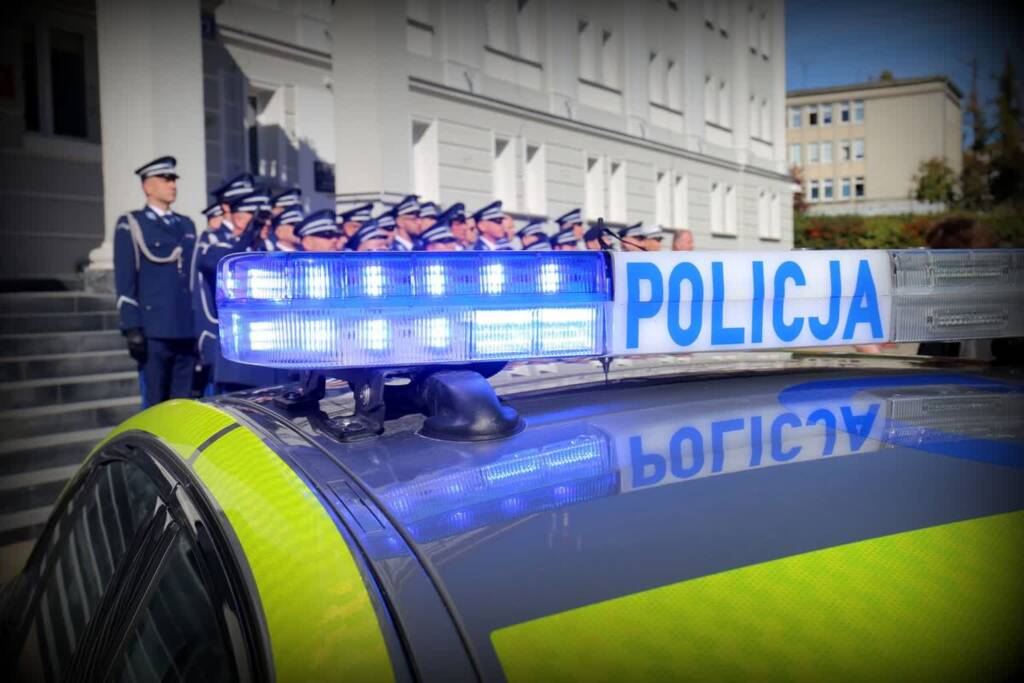 Minuta hołdu dla policjanta, który zginął na służbie. W całym kraju zawyły syreny 1 EAttachments978537763adf0b988dd5d3bac9743fe0319a8b0 xl