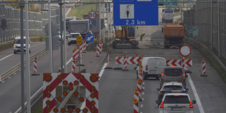 Duży remont na ekspresówce. Kierowcy narzekają na utrudnienia, eksperci apelują o empatię 1 EAttachments979019410709590f3ddbc442d19805efdd5c66b xl