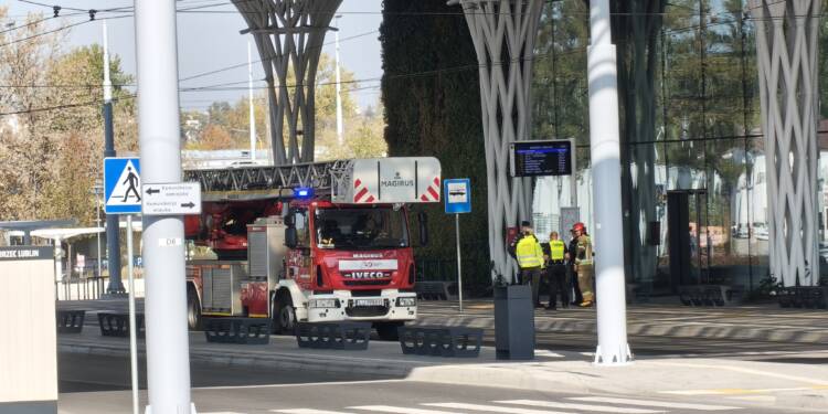 Fałszywe alarmy bombowe w Lublinie. 10 placówek zdecydowało o ewakuacji 1 oplus_2097152