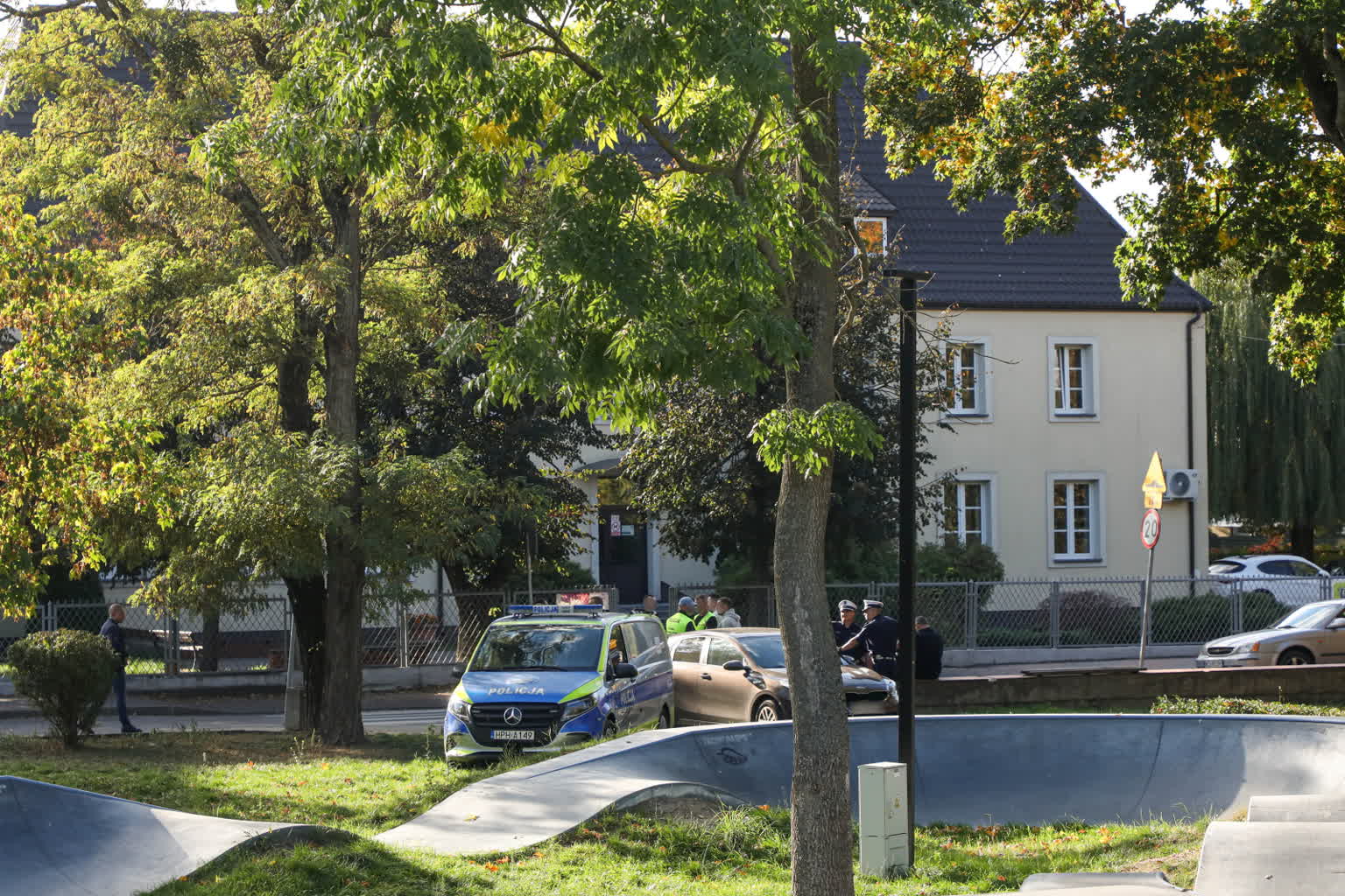 Ataki w mazowieckich szkołach. Nie żyje 37-latka 4 mid-26a07487.jpg