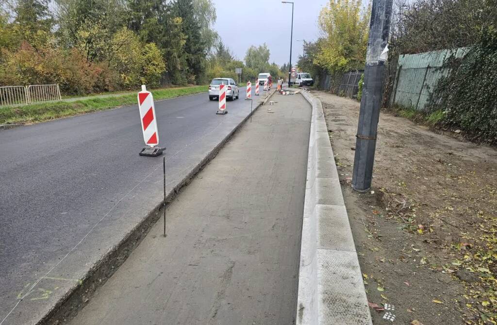 Tydzień utrudnień na Janowskiej. Drogowcy układają nową nawierzchnię 2 EAttachments98153530a1522b1a7cfe8f107dbd2298d3cd62e xl