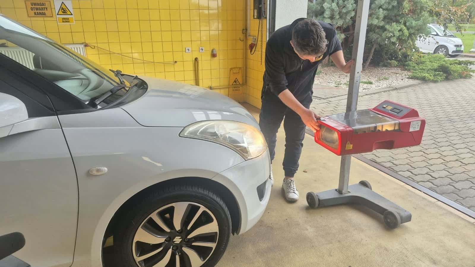Kontrola świateł na wagę zdrowia i życia. Sprawdź auto przed zimą! 3 68-300297_g.jpg