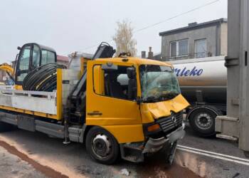 Nie zachowali bezpiecznej odległości. Zderzenie trzech pojazdów na DK17 5 EAttachments9832077a0f6d3783a4d4e96902c165d0bf9b312 xl