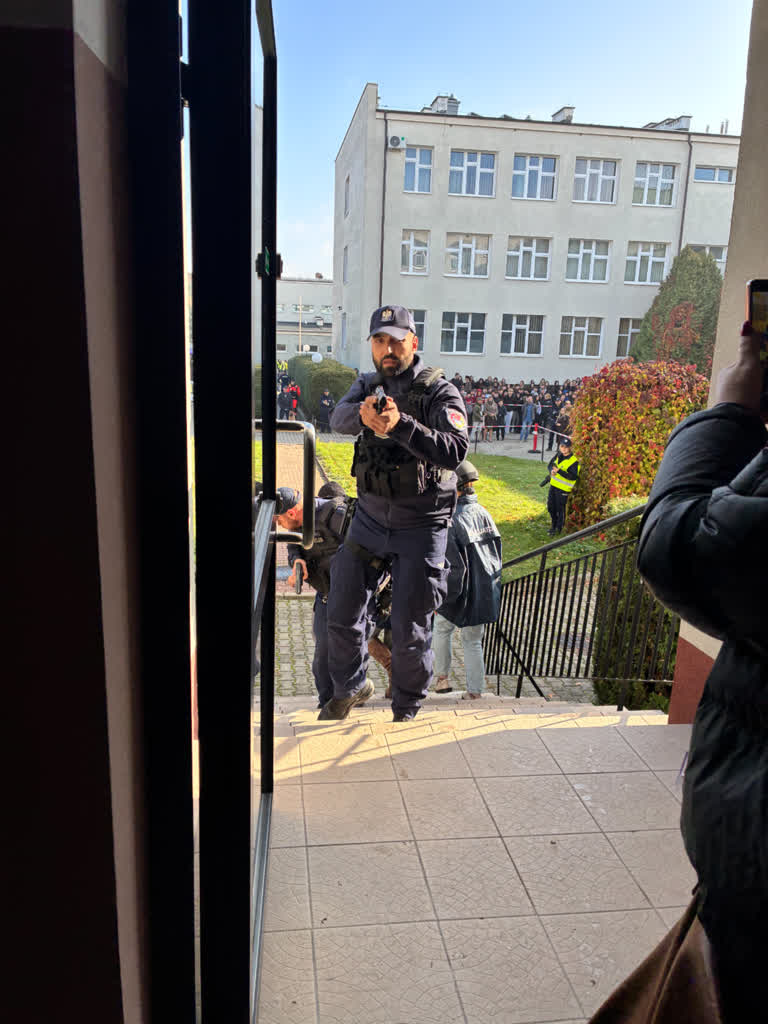Uzbrojeni napastnicy wtargnęli do liceum. Szkoła ćwiczyła na wypadek ataku 2 IMG_6785.jpeg