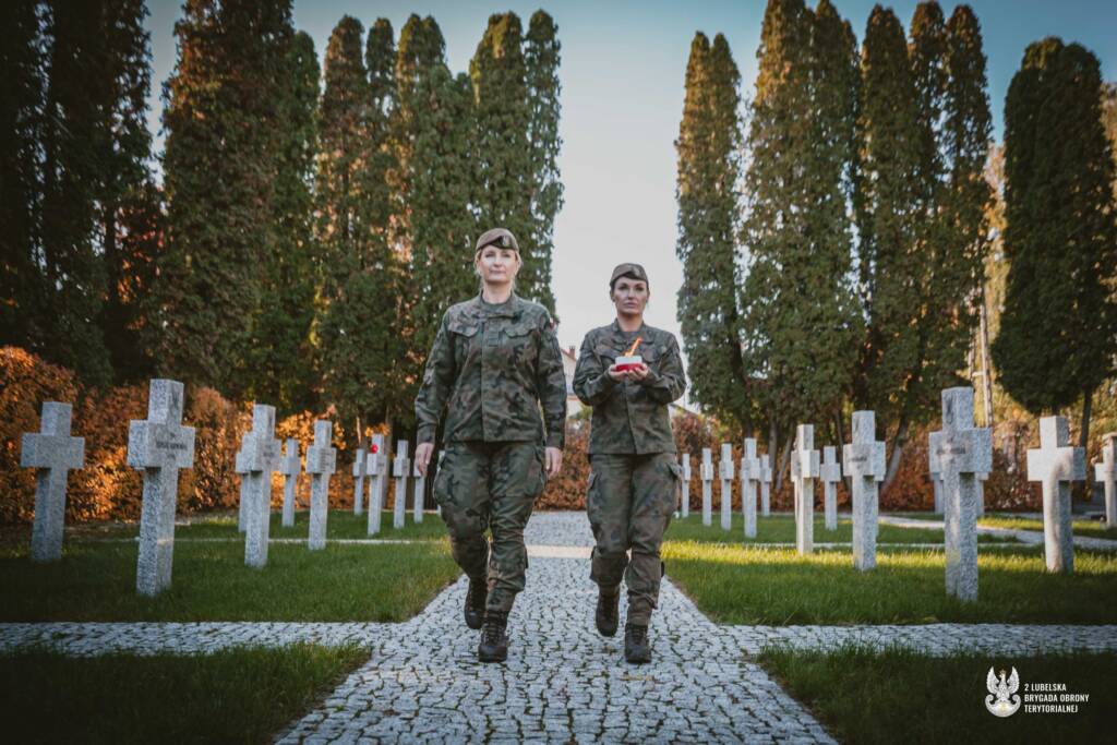 Terytorialsi porządkują groby poległych bohaterów 3 EAttachments98382097f33a54b7932f381a5e43a8ee04dbb3a