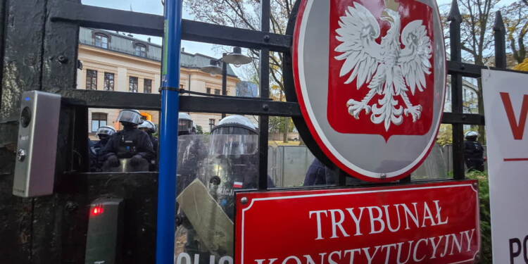Świat patrzy na Polskę. Ekonomista ostrzega przed skutkami politycznego chaosu 1 EAttachments9841246109b17aae1d7d7662ecc0dc0f148b6d4 xl